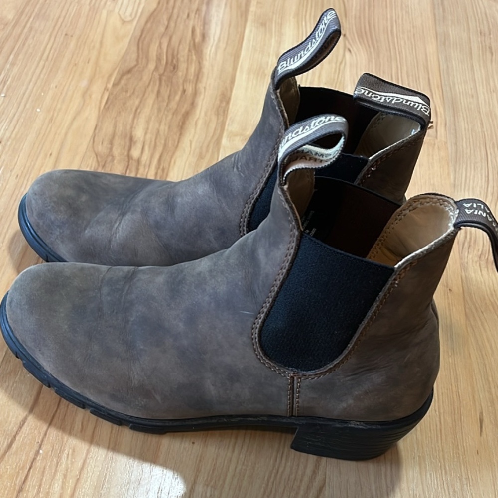 Blundstone heeled boots